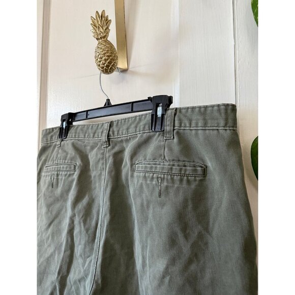 Men’s size 42 muted green shorts - Picture 7 of 7